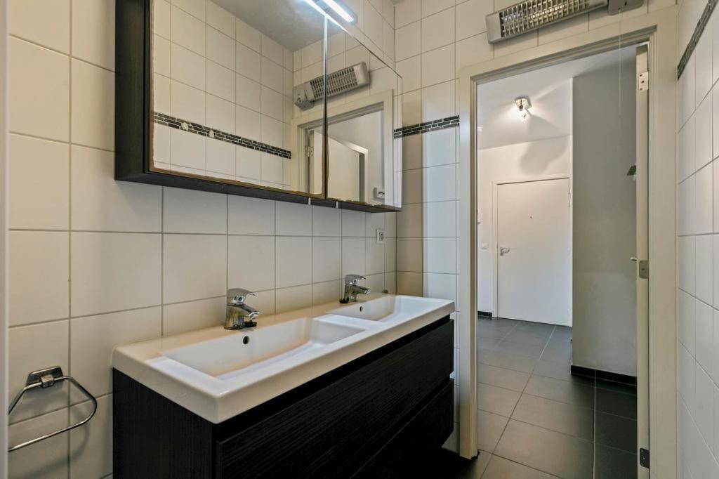 Apartment In Heart Of Brussel City With Balcony View المظهر الخارجي الصورة
